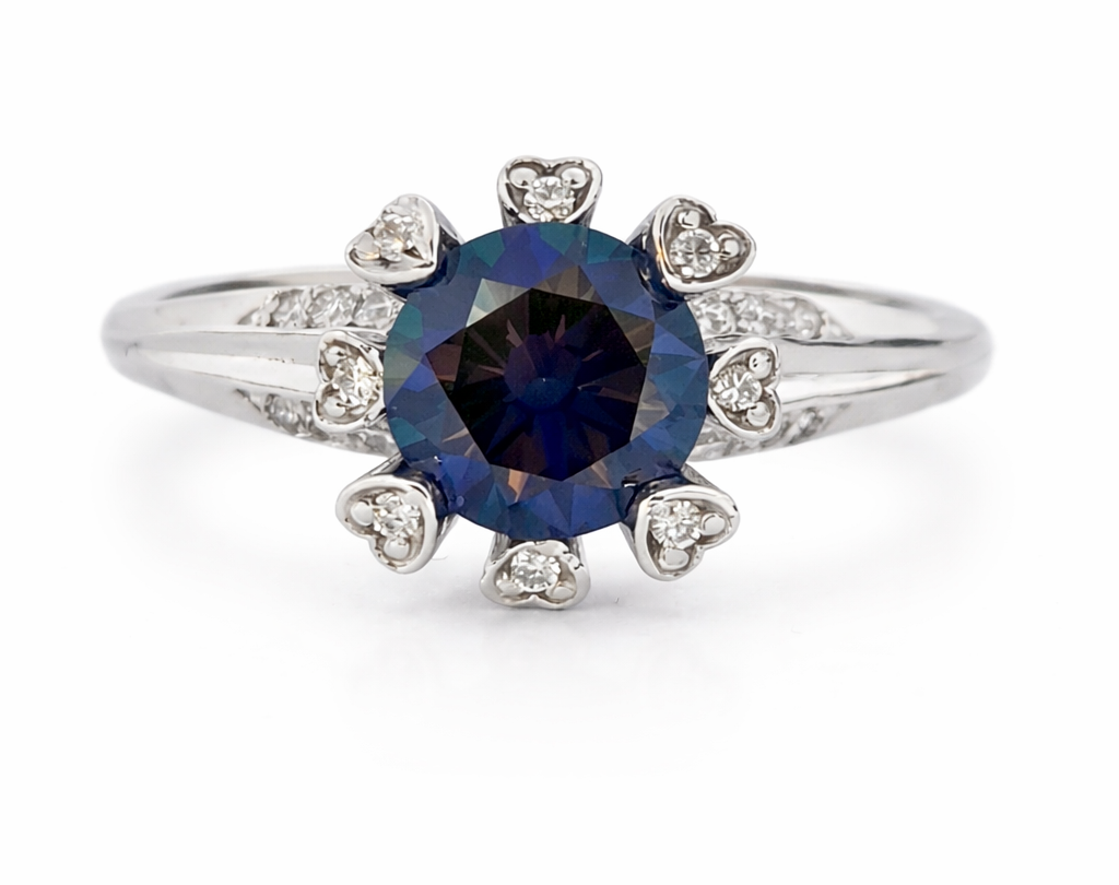 18kt White Gold Ring 4.11g with 0.13ct Diamond and 1ct Purple Moissanite