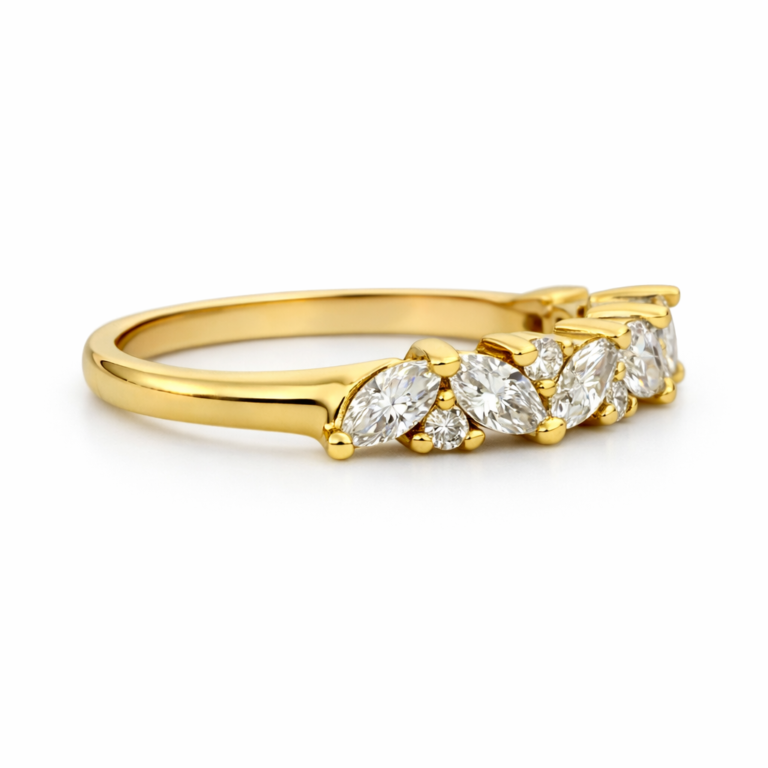 18kt gold ring weighing 3.4g thumbnail 2