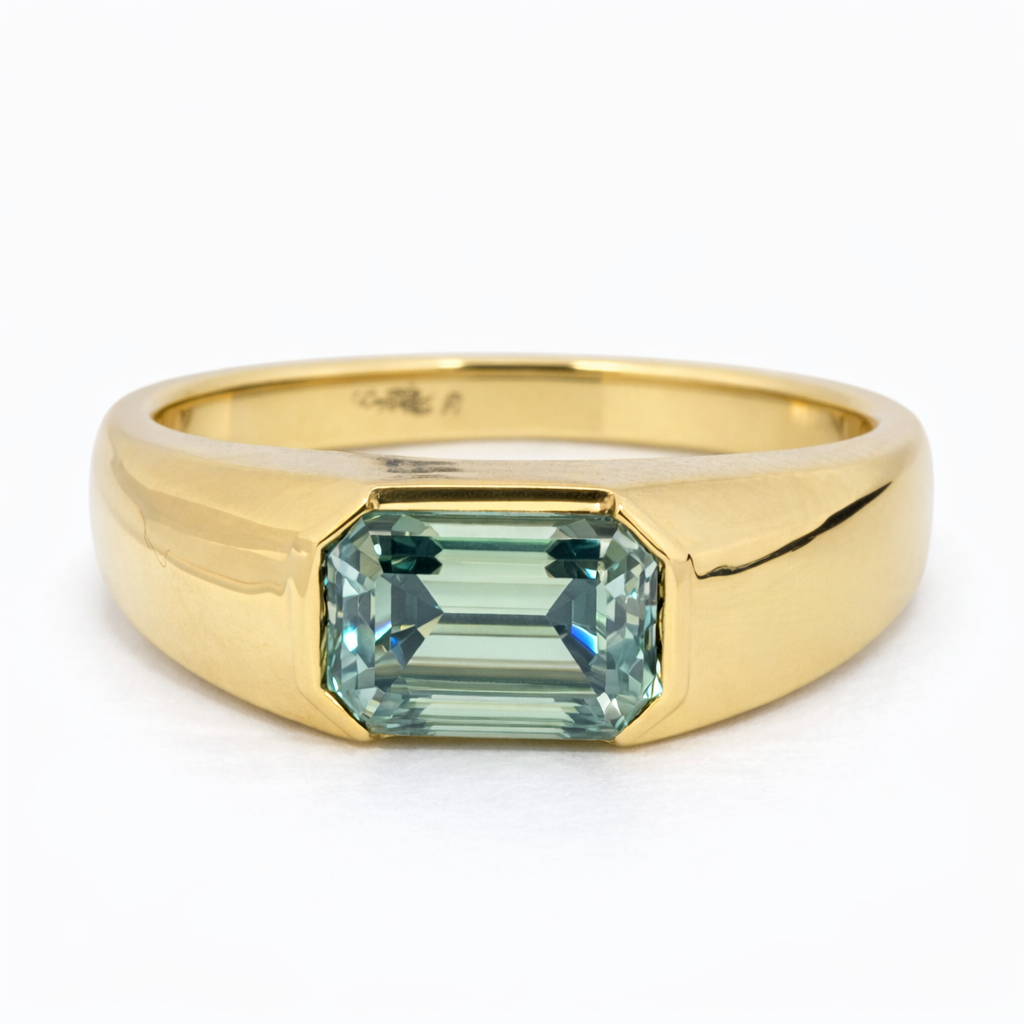 18kt Gold Ring 5.51g with 1ct Moissanite