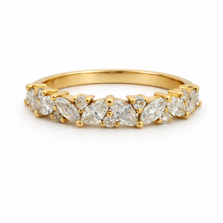 18kt gold ring weighing 3.4g thumbnail 4