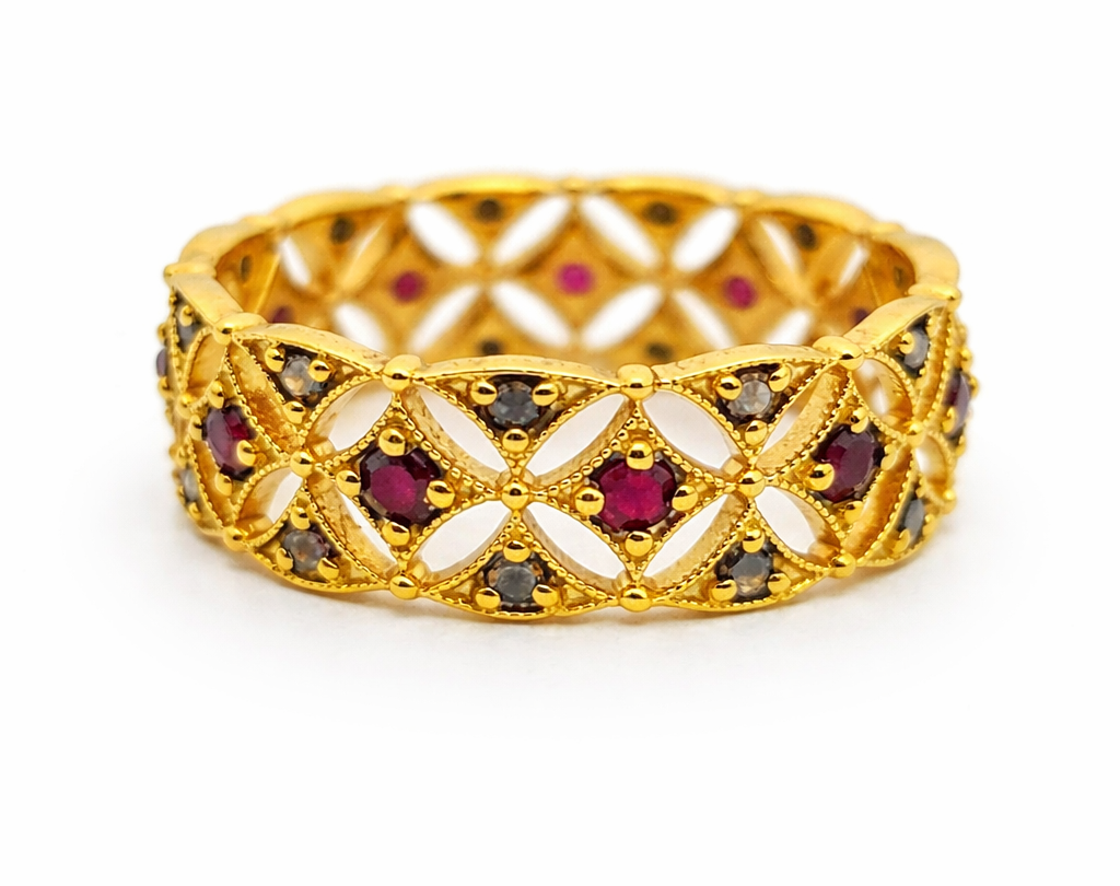 18kt yellow gold ring weighing 3.56g