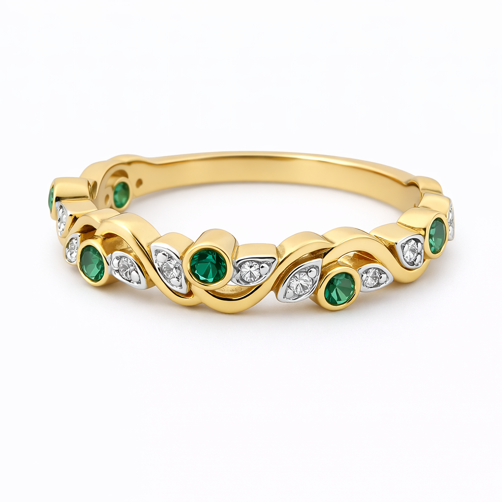 18kt Gold Ring with Emerald and Diamond