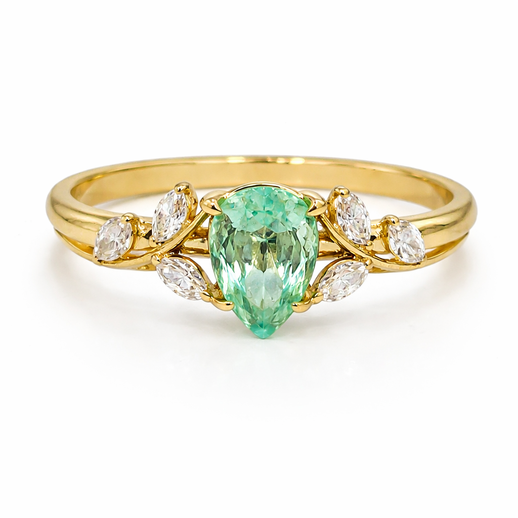 18kt Ring with 0.54ct Emerald and 0.2ct Diamond