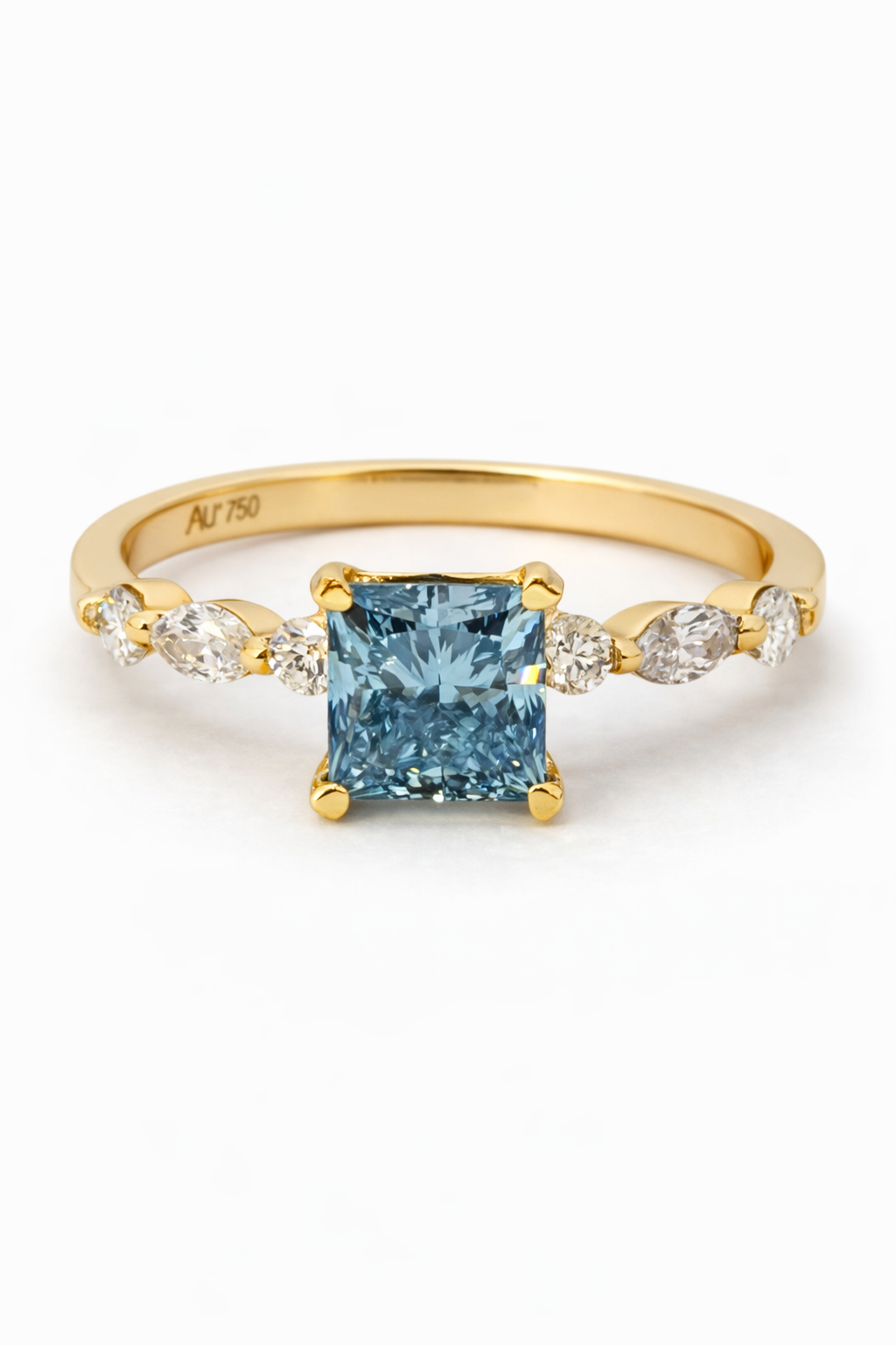18kt Ring with 0.22ct White Diamond and 1ct Blue Lab-Grown Diamond