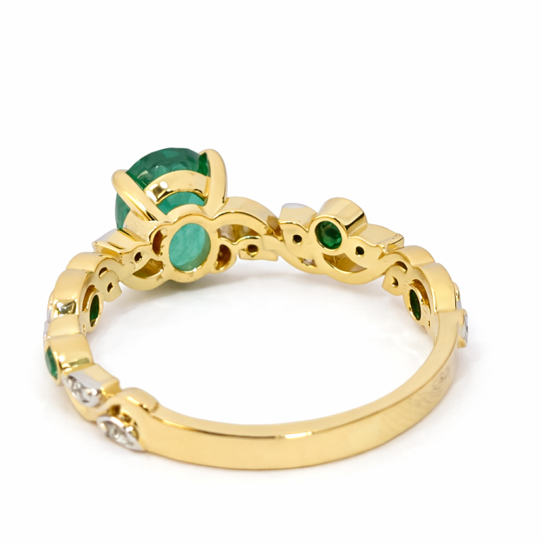 18kt Ring with 1.06ct Emerald and 0.048ct Diamond thumbnail 3
