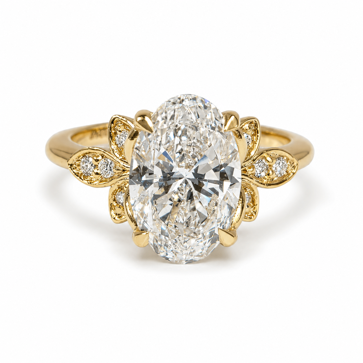 Elara Flora Oval 18K 2.18ct